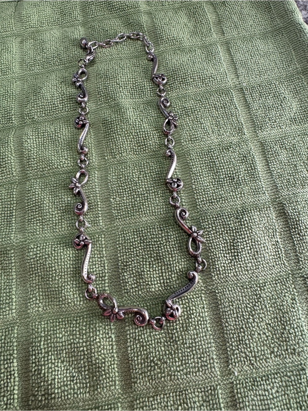 Silver Floral Link Necklace - Elegant Women's Jewelry
